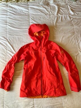 Mammut Eiger Extreme Nordwand Pro Pink Hooded Gor-Tex shell jacket